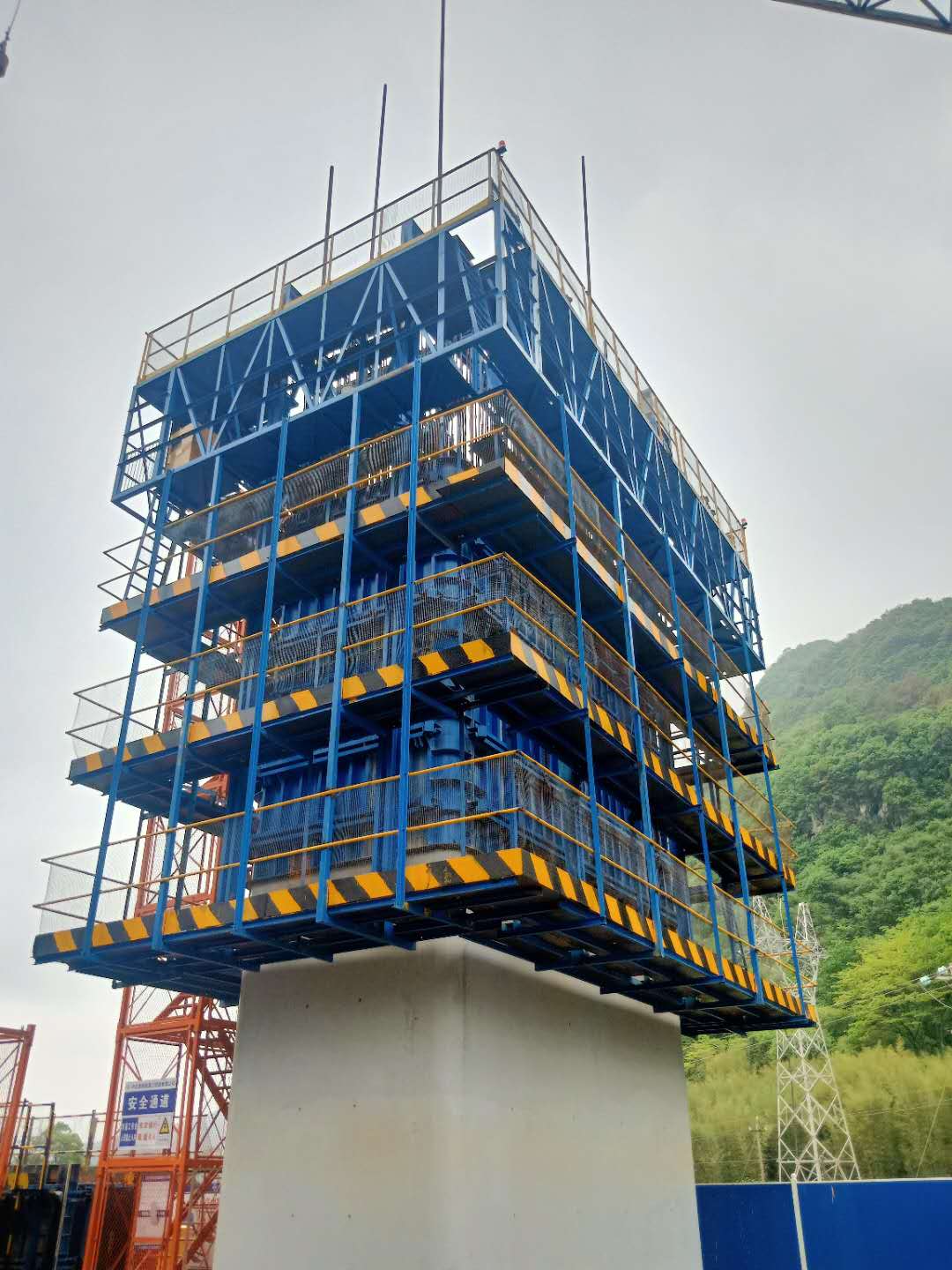 Chi nhánh số 4 của Giao thông Trung Quốc, cầu lớn Thanh Liên Hà cao tốc Quảng Liên, trụ cao