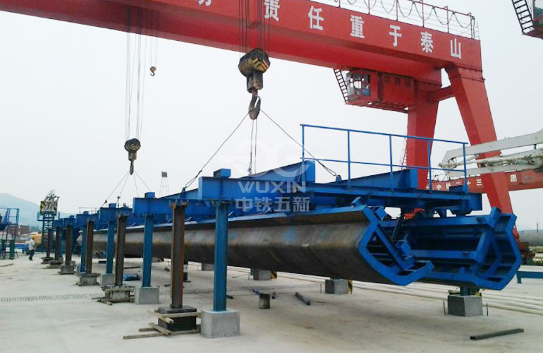 Khuôn dầm chữ U