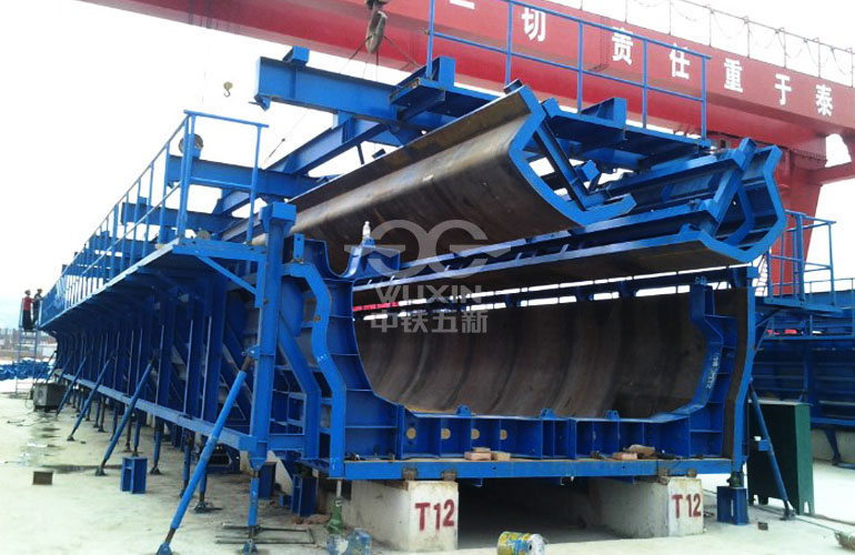 Khuôn dầm chữ U