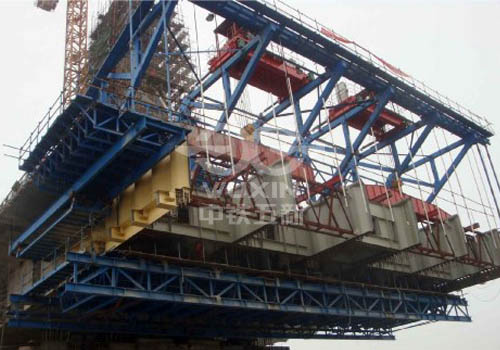 Giàn giáo di động (giá treo vượt)