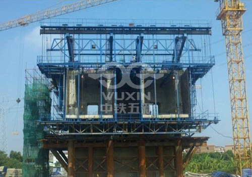 Giàn giáo di động (giá treo vượt)