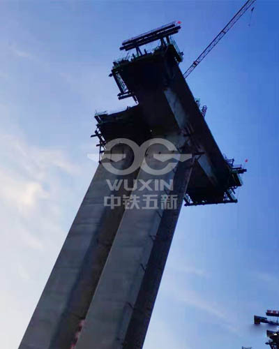 Giàn giáo di động (giá treo vượt)