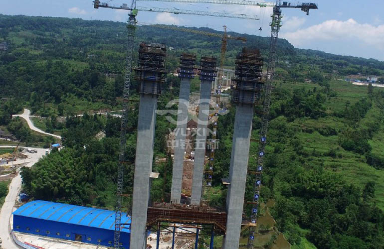 Ván khuôn leo thủy lực